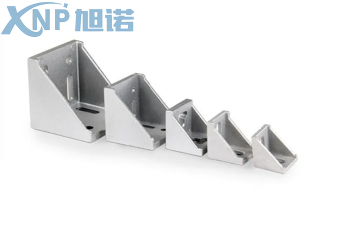 使用鋁型材角件之前首先要知道它的這些優(yōu)點(diǎn)和缺點(diǎn)