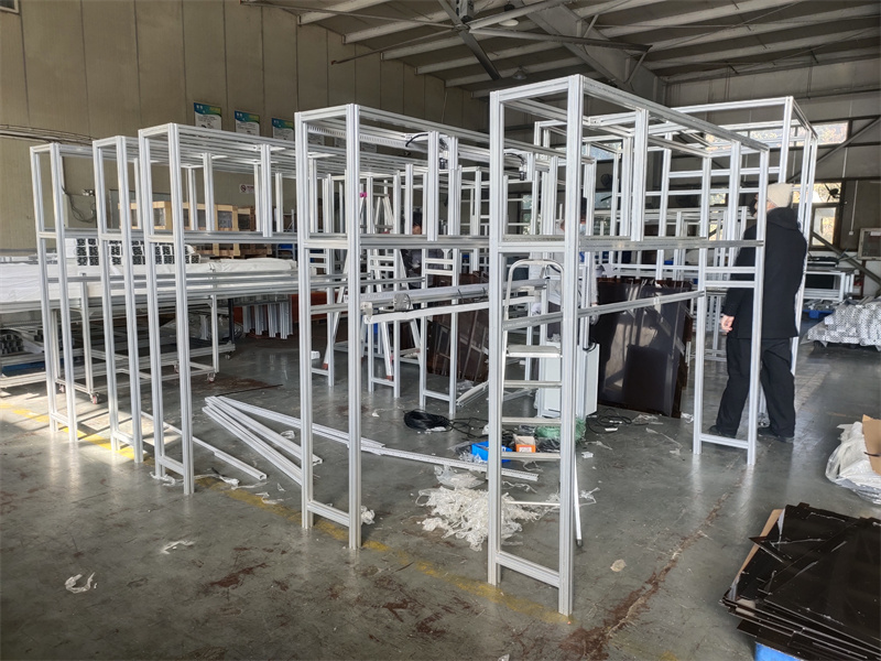 工業(yè)鋁型材防護(hù)罩