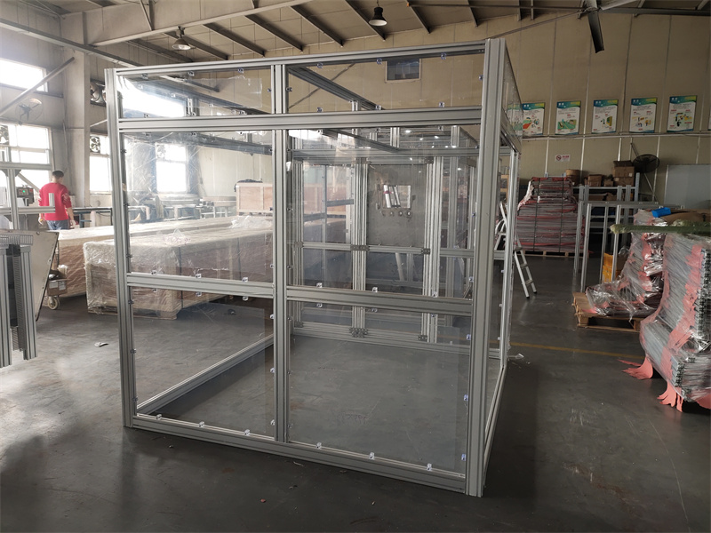 鋁型材圍欄防護(hù)罩